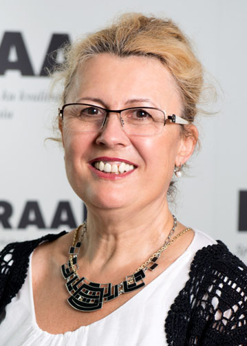 Táňa Kizivatova